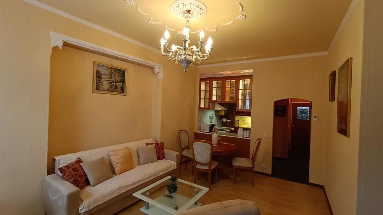 Apartments Stubsi With Colonnade View Karlovy Vary Luaran gambar
