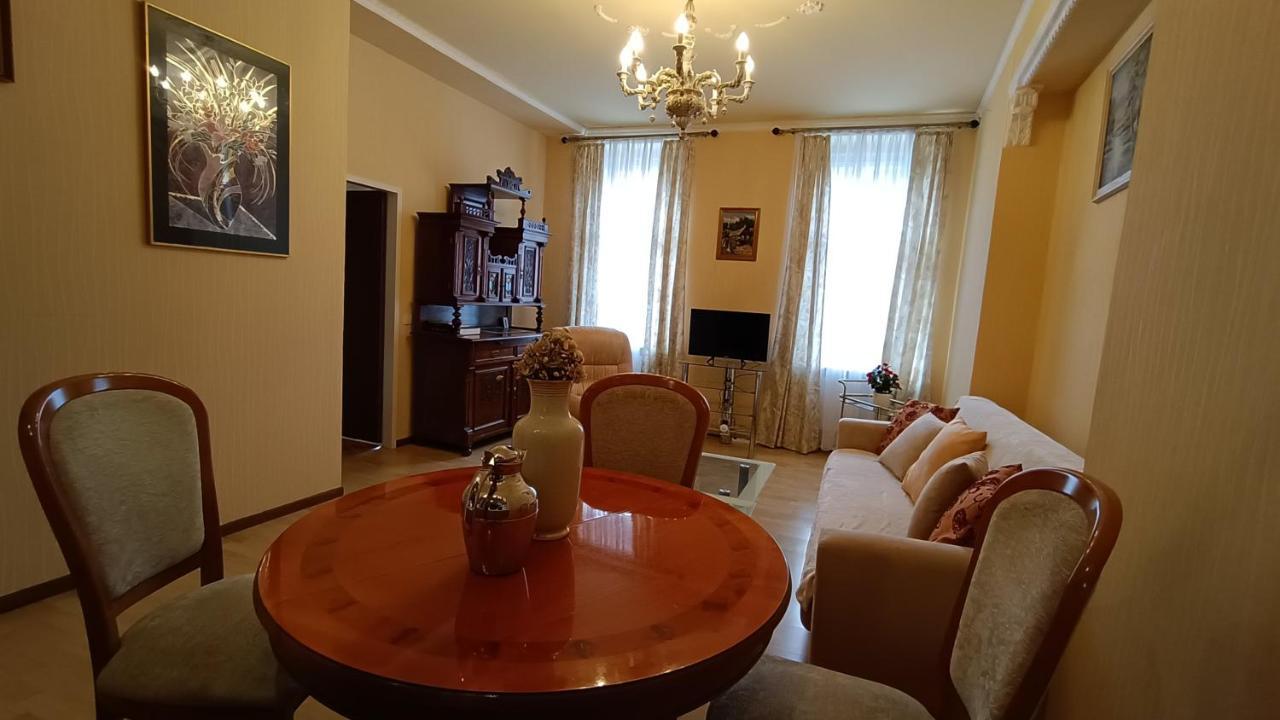 Apartments Stubsi With Colonnade View Karlovy Vary Luaran gambar