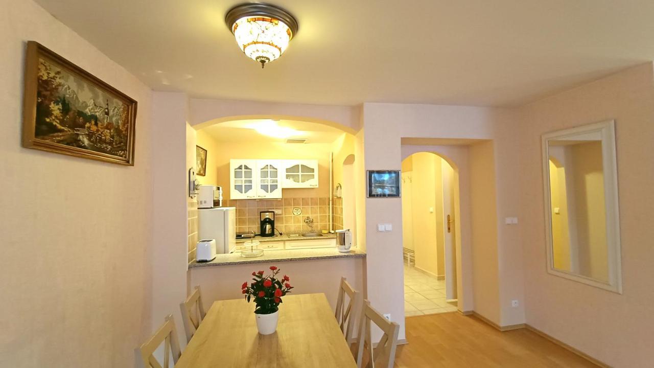 Apartments Stubsi With Colonnade View Karlovy Vary Luaran gambar