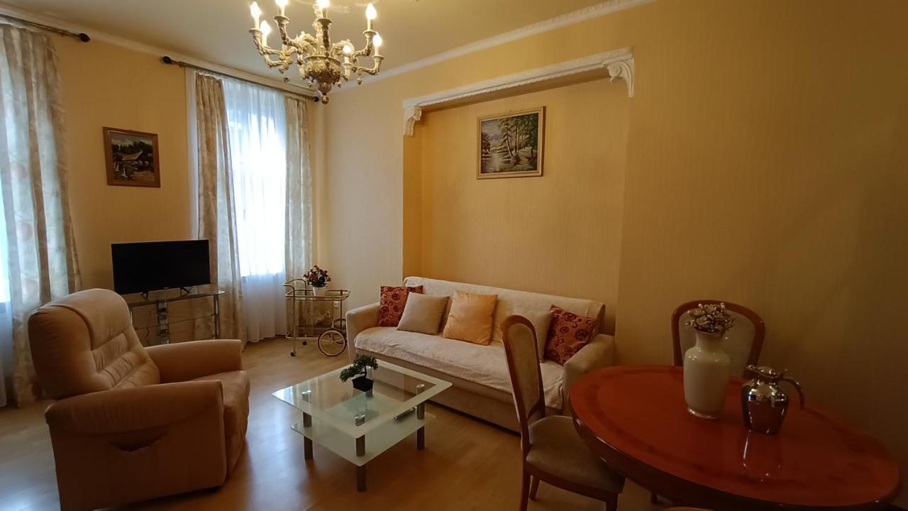 Apartments Stubsi With Colonnade View Karlovy Vary Luaran gambar
