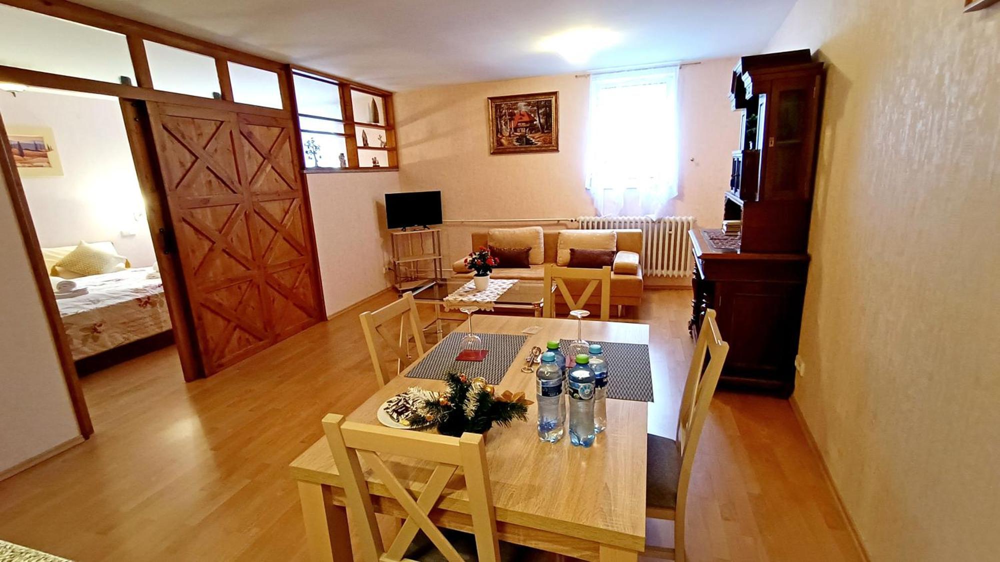 Apartments Stubsi With Colonnade View Karlovy Vary Luaran gambar