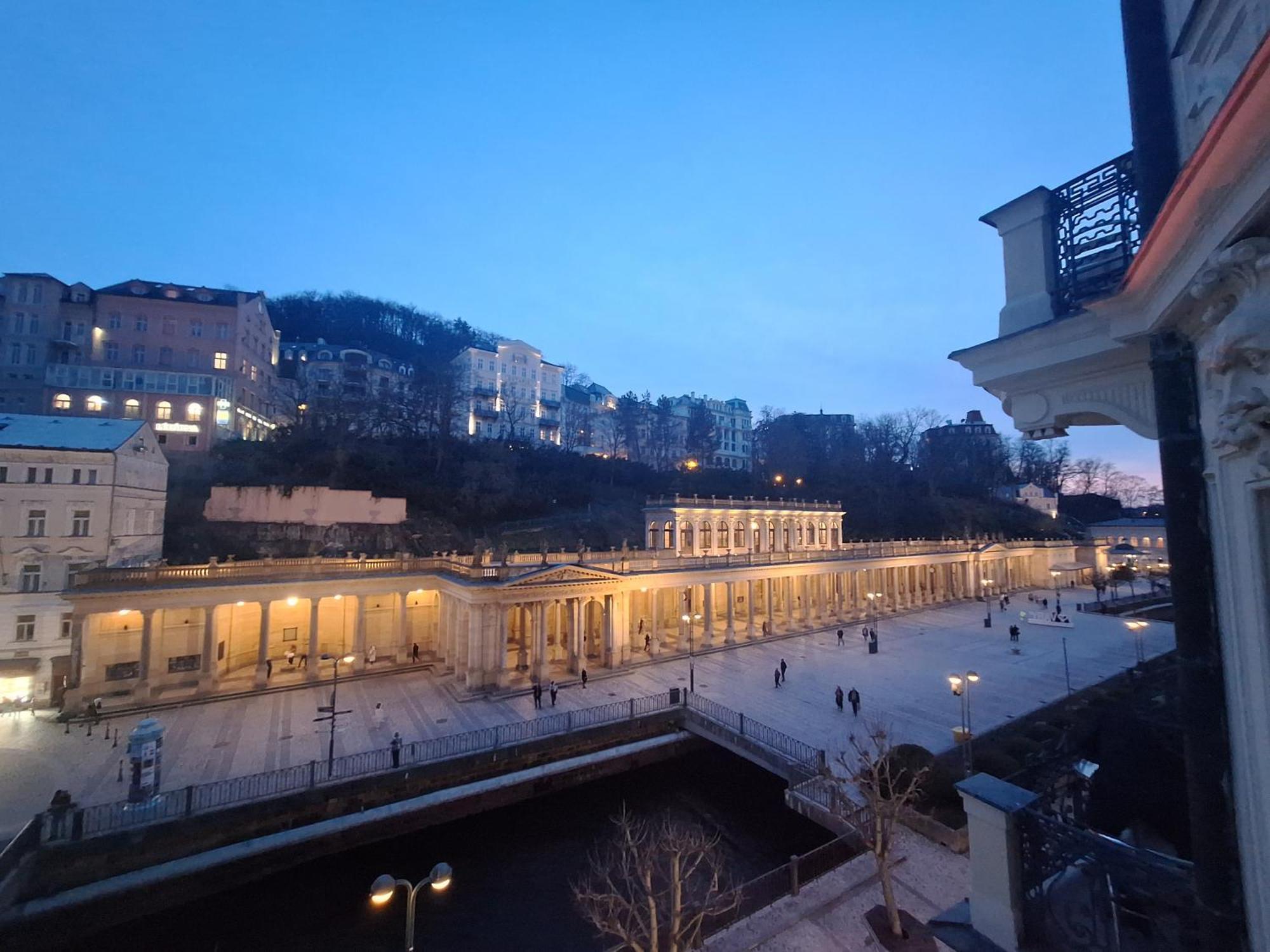 Apartments Stubsi With Colonnade View Karlovy Vary Luaran gambar