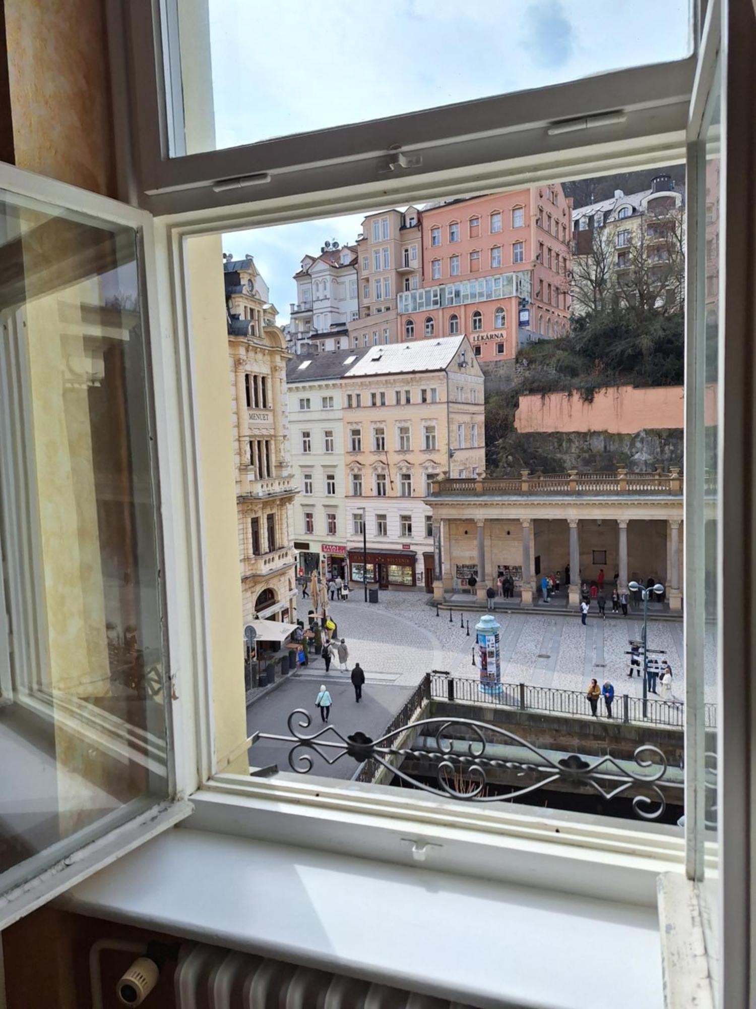 Apartments Stubsi With Colonnade View Karlovy Vary Luaran gambar