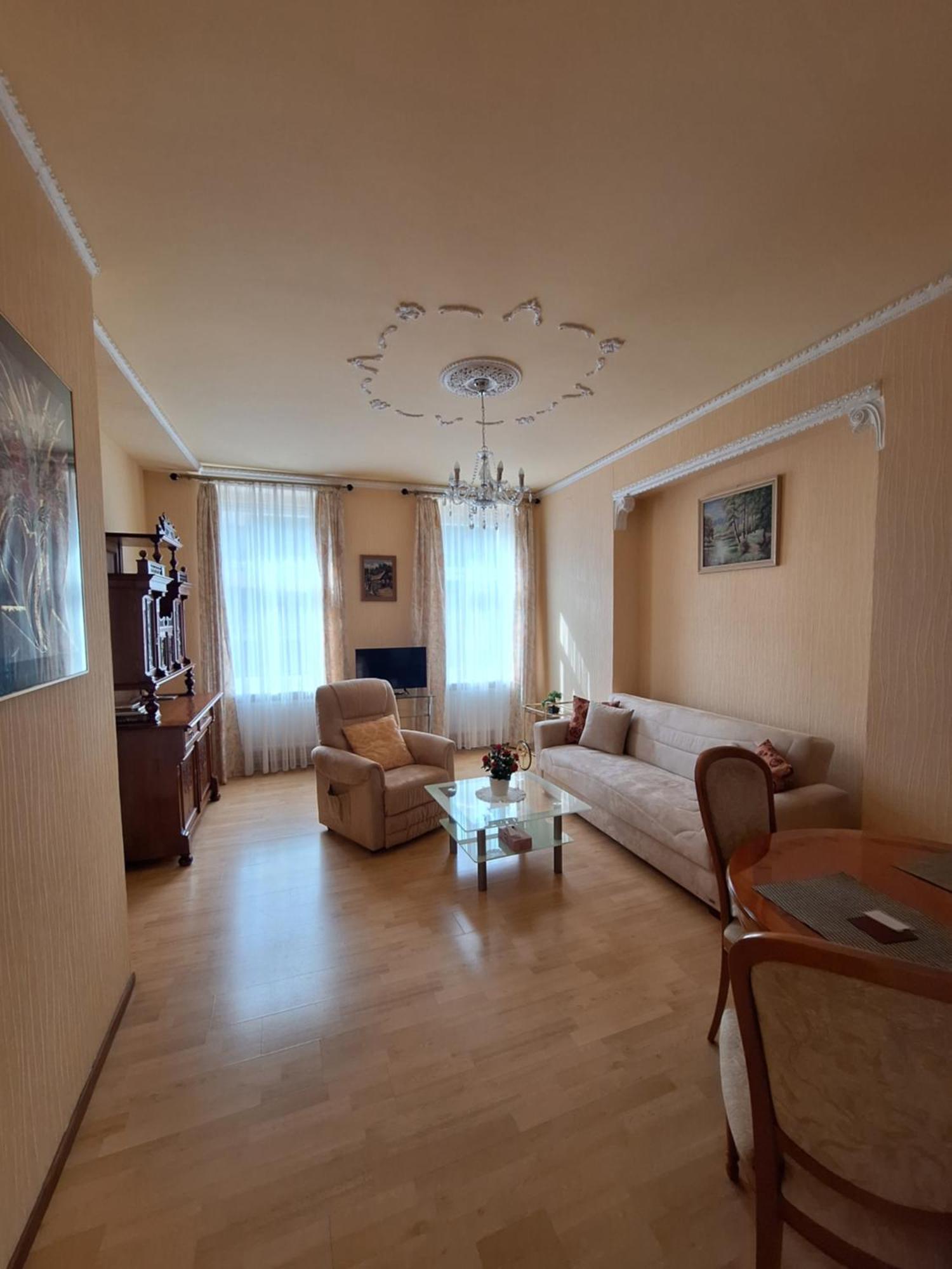 Apartments Stubsi With Colonnade View Karlovy Vary Luaran gambar