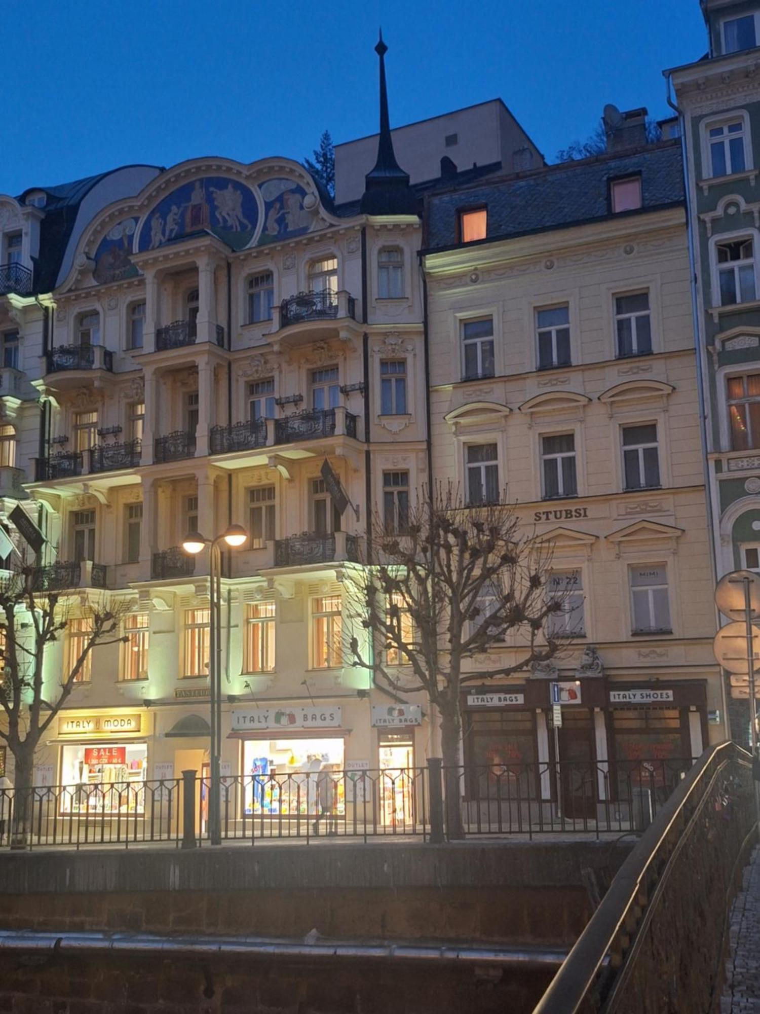 Apartments Stubsi With Colonnade View Karlovy Vary Luaran gambar